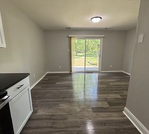 4th image of 1624 W Morgan Ave #1642