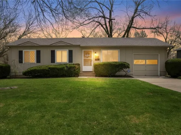 9915 Grandview Dr, Overland Park, KS 66212