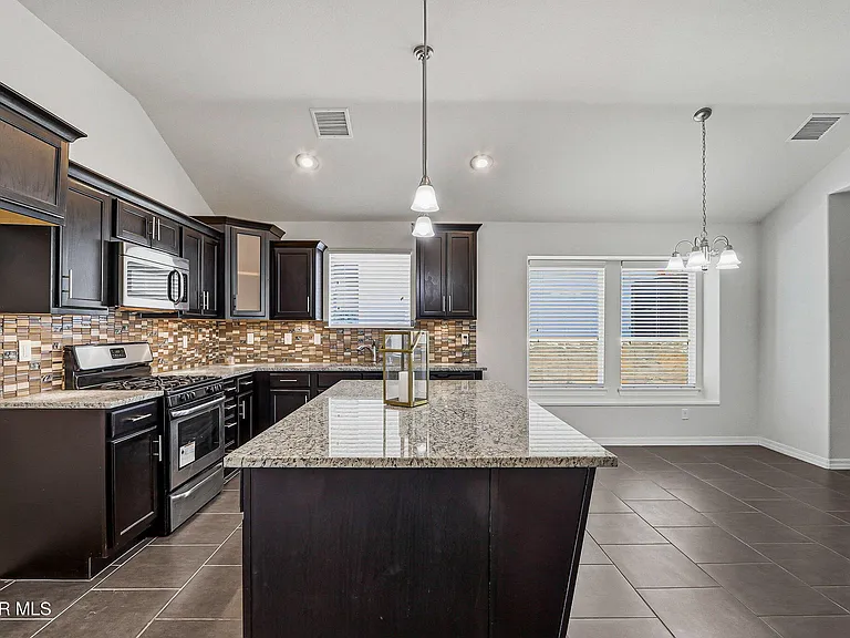 11381 Bullseye St — Photo 25