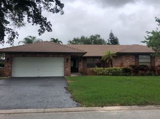 10689 NW 2nd Pl, Coral Springs, FL 33071