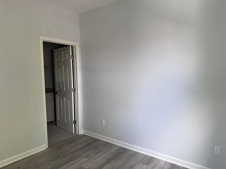 2111 Owens St #1 — Photo 4