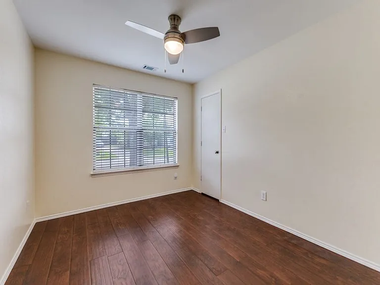 2056 Riverbirch Ln — Photo 6