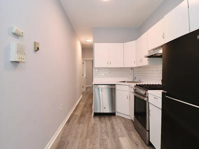 108 Adams St #4 — Photo 9
