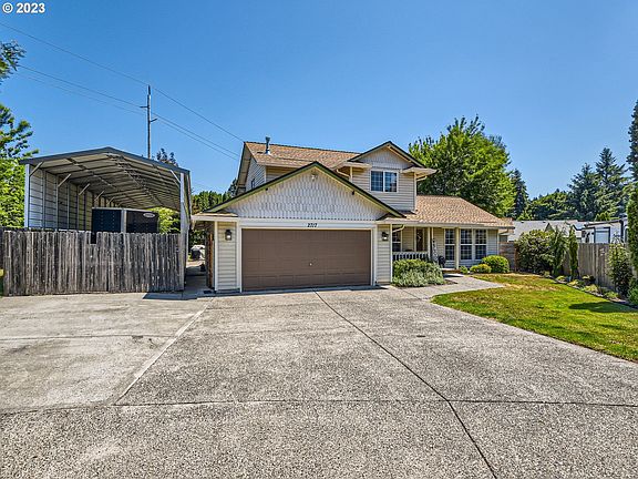 3rd image of 2717 NE 152nd Ave