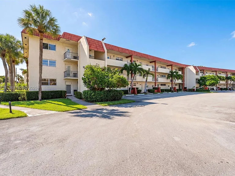 681 S Hollybrook Dr #310 — Photo 28