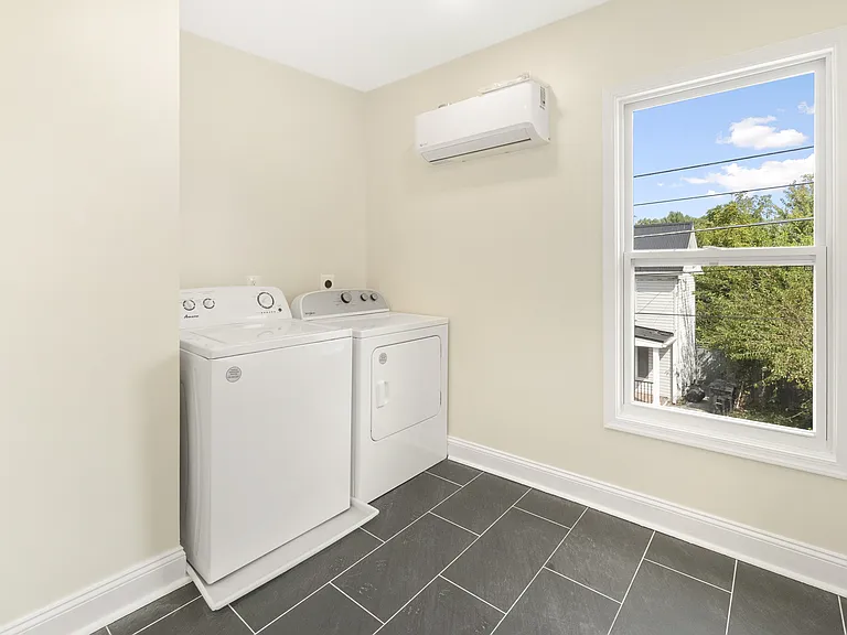 110 N Antietam St — Photo 4