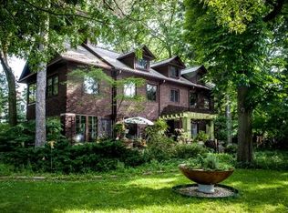 2570 Euclid Heights Blvd, Cleveland Heights, OH 44106