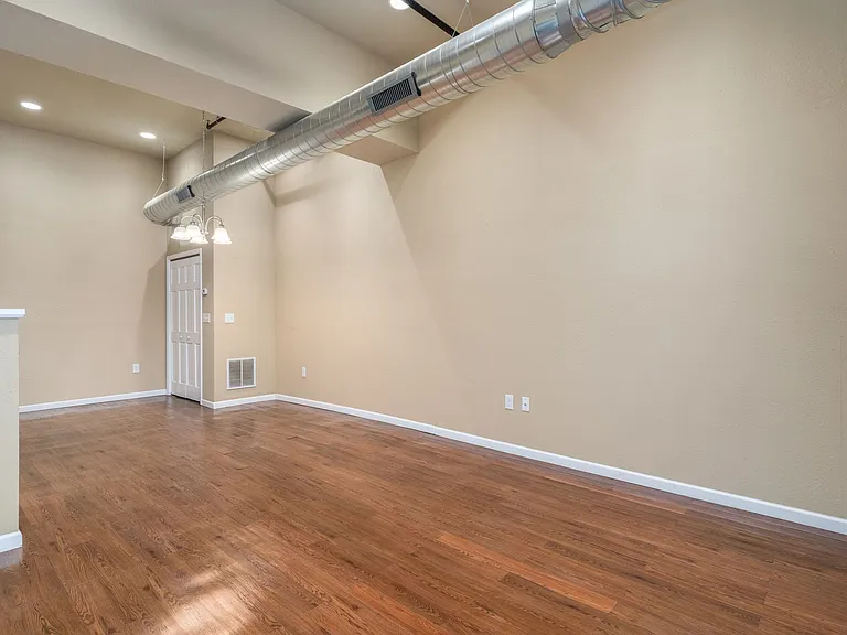 308 Demers - Residential — Photo 13