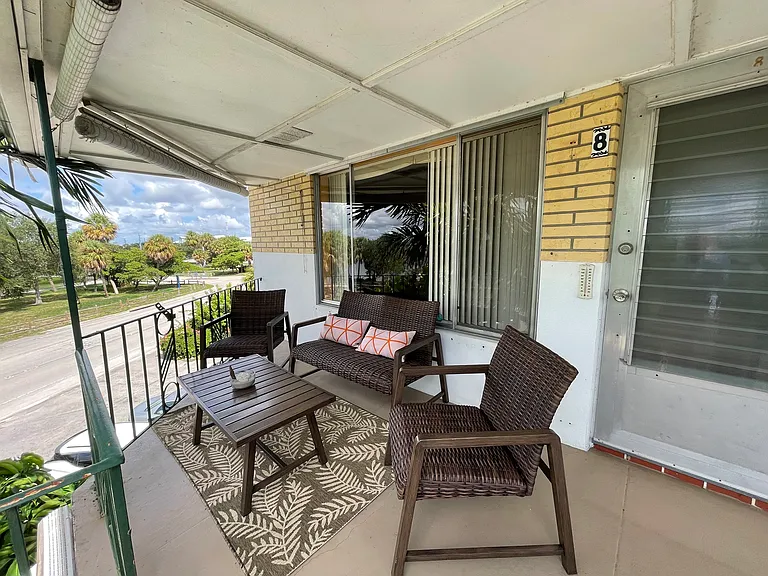 4056 Lake Osborne Dr #8 — Photo 9