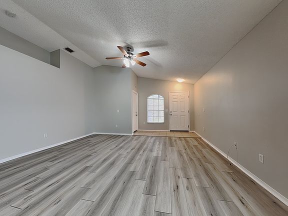 5th image of 8904 Bridgeford Oaks Dr