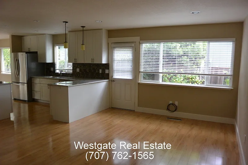 East Sonoma 3/2 Home in Prestwood School Dirstrict - 530 Chase Street — Photo 4