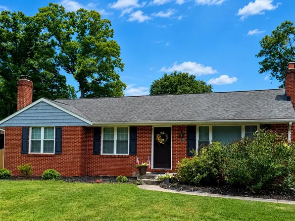 8028 Woodholme Cir, Pasadena, MD 21122