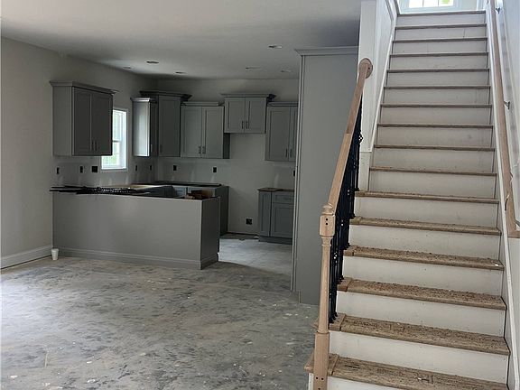 4th image of 4288 Halkirk Dr