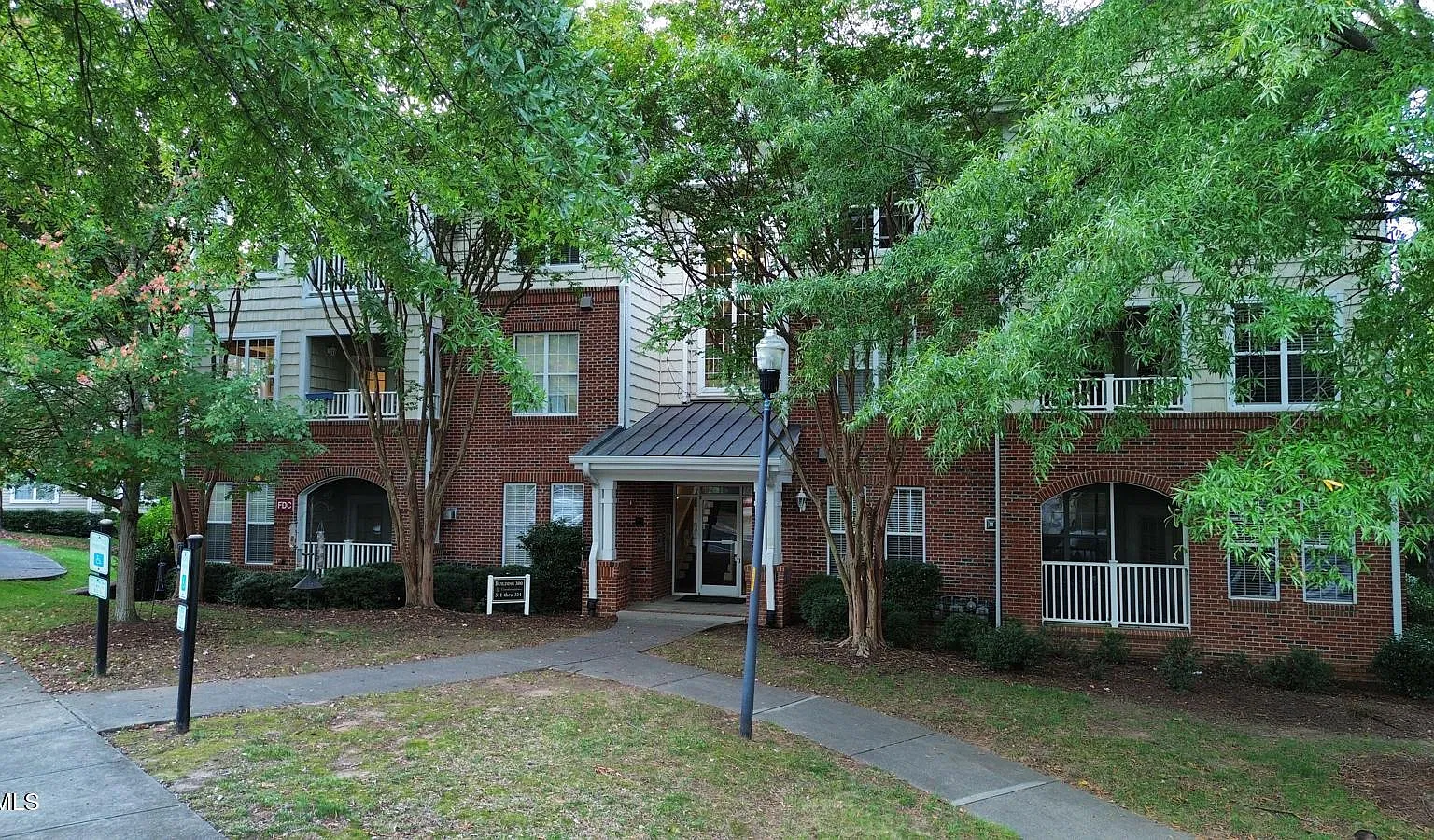 2 bed, 2.0 bath, $2,400 — Photo 1