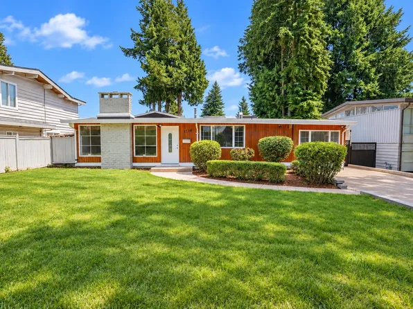 9714 131st St, Surrey, BC V3T 3P3