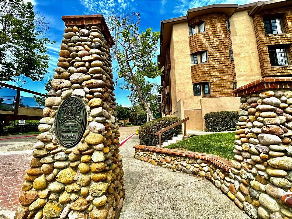8840 Villa La Jolla Dr #220
