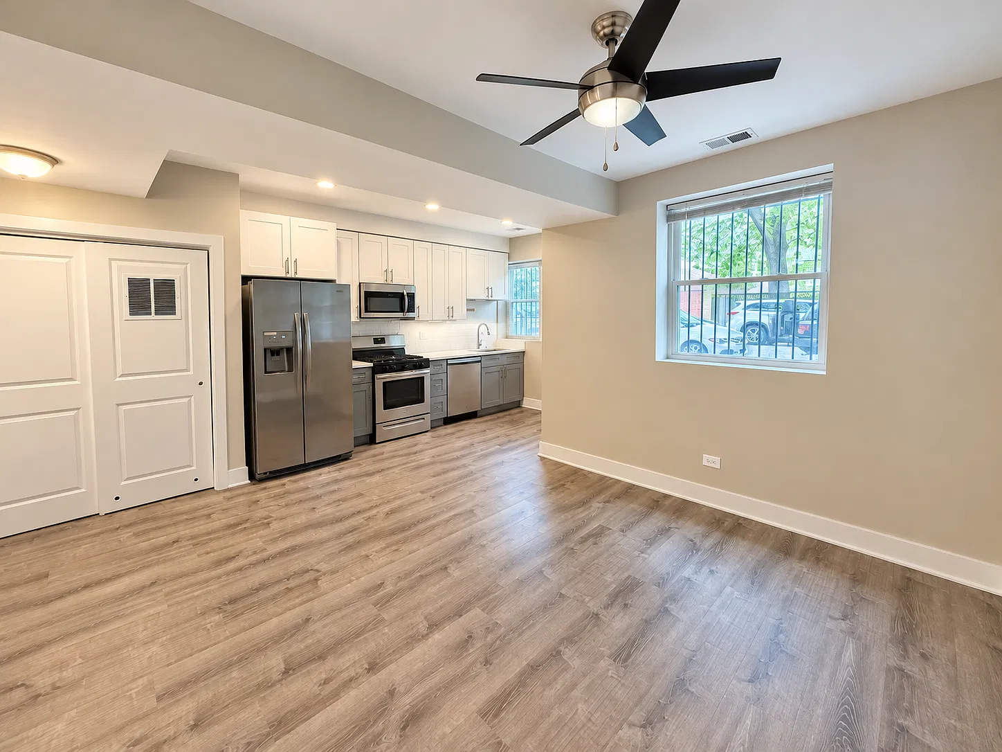 2 bed, 950 sqft, $1,950 — Photo 2