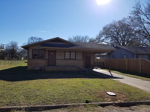 2nd image of 202 Olive St