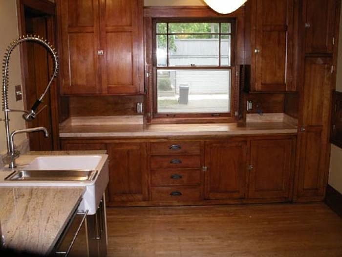 Classic Kitchen Cabinets
