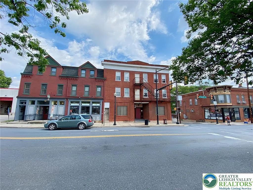 2 bed, 1.0 bath, 600 sqft, $1,400 — Photo 3