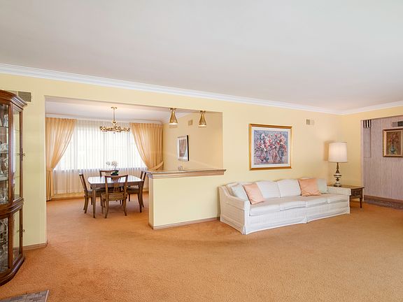 4th image of 5244 Woodland Ave