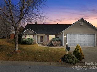 131 Chowan Dr, Fletcher, NC 28732