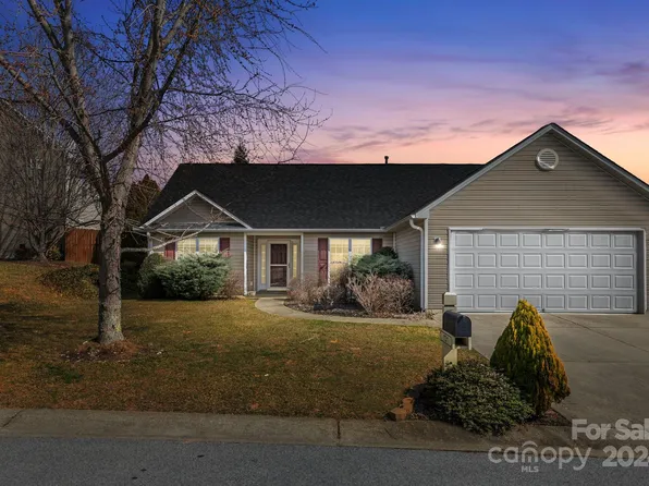 131 Chowan Dr, Fletcher, NC 28732