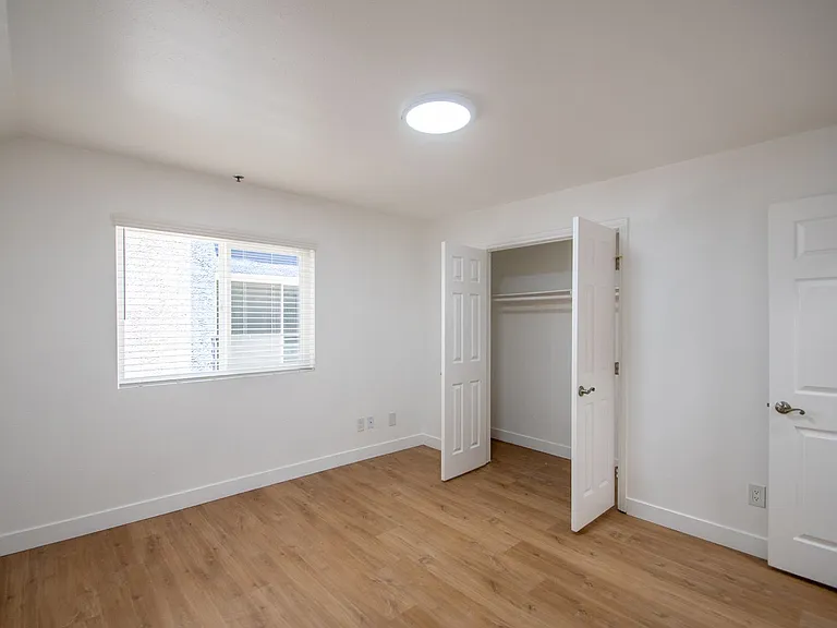 11035 Otsego St — Photo 22