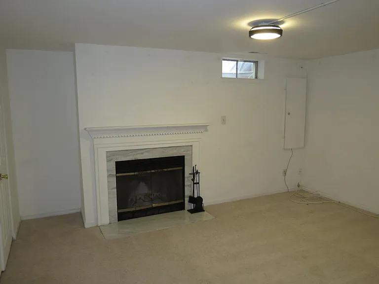 2208 Wimbledon Cir — Photo 27
