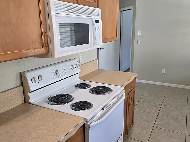 204 SW Coconut Key Way — Photo 20