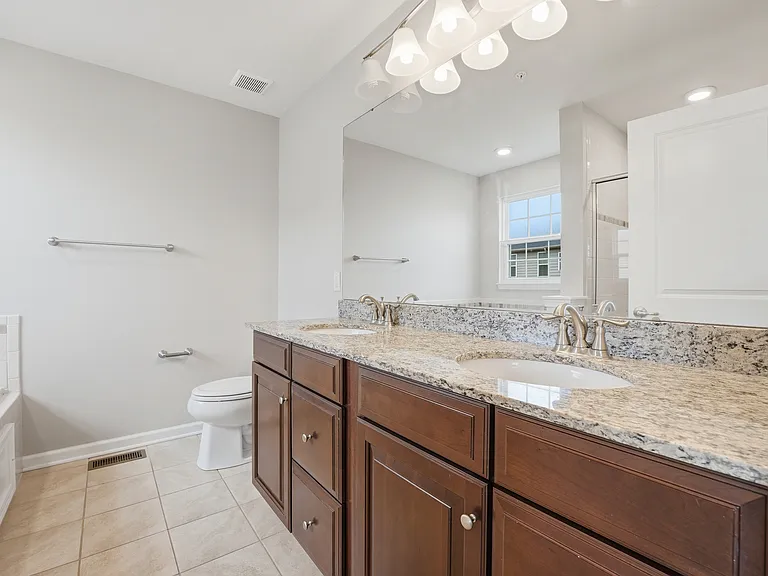 202 Pointe View Dr — Photo 5