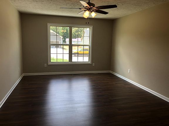 5th image of 90 Amelia Dr