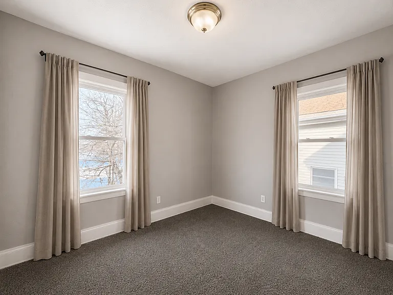 620 E 97th St #2 — Photo 14
