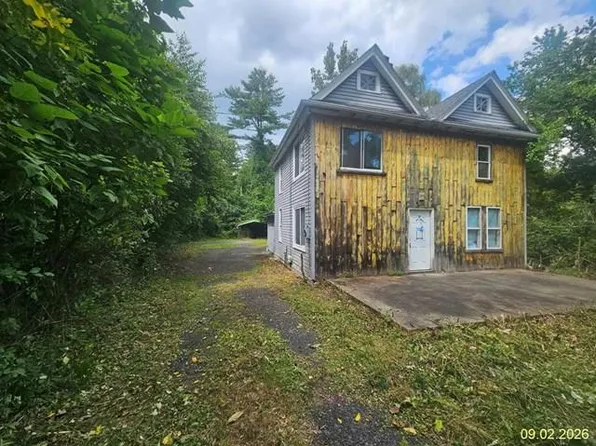 25 Kendrick St, South Hadley, MA 01075