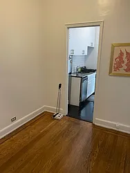 Rented by K & O Realty Associates Inc.