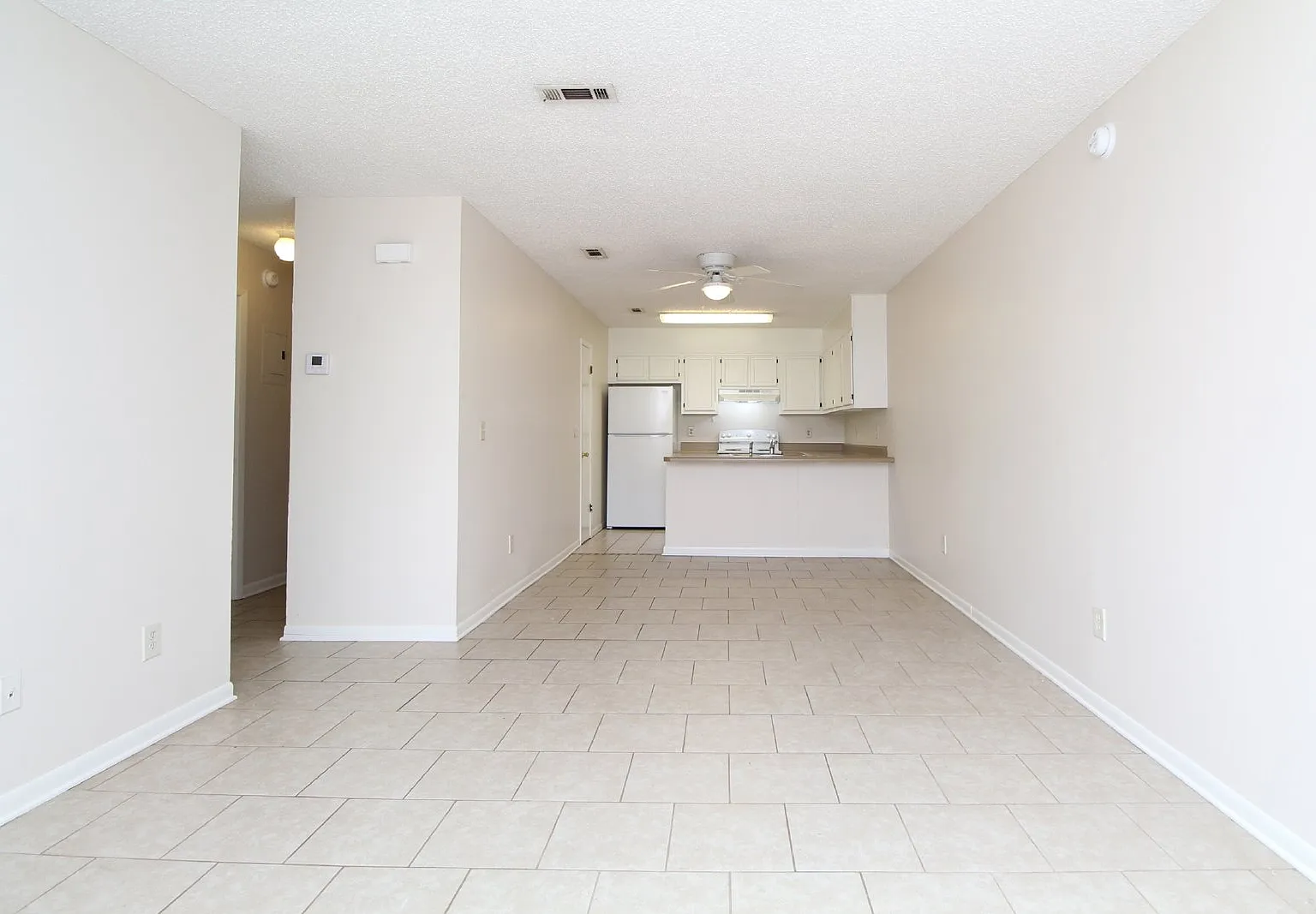 2 bed, 1.0 bath, 784 sqft, $1,225 — Photo 4