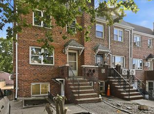 6043 69th Pl, Maspeth, NY 11378