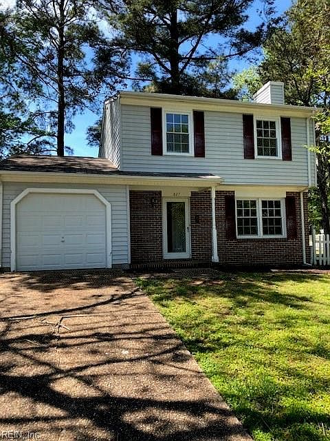1st image of 827 Connors Dr