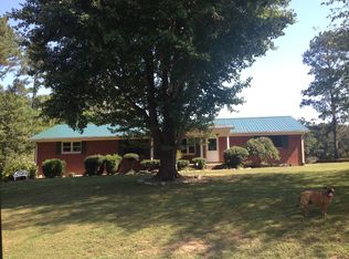 1040 Pineview Rd #INCLUDES, Lexington, TN 38351