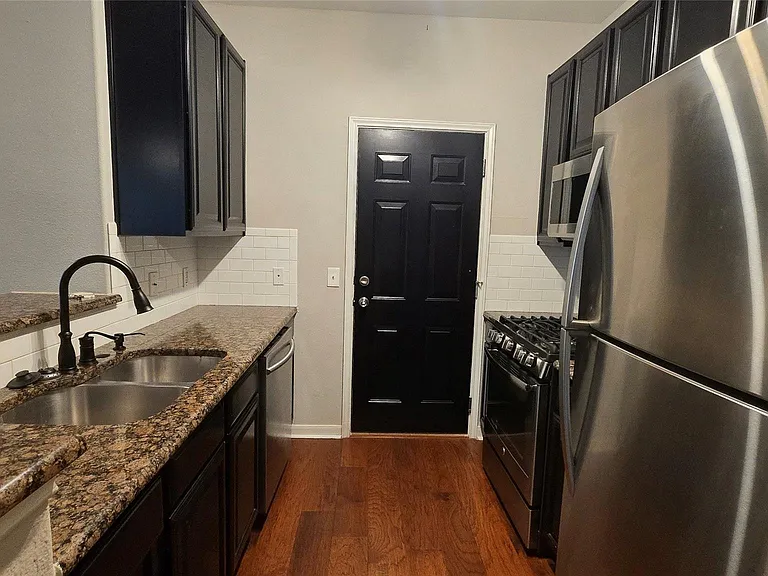 3300 Forest Creek Dr #31 — Photo 9