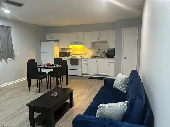 130 S Estes Dr #5-C, Chapel Hill, NC 27514