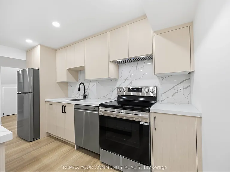 55 Cocksfield Ave #LOWER — Photo 6