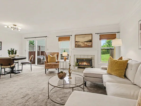 637 Liberty Pointe Dr, Ann Arbor, MI 48103