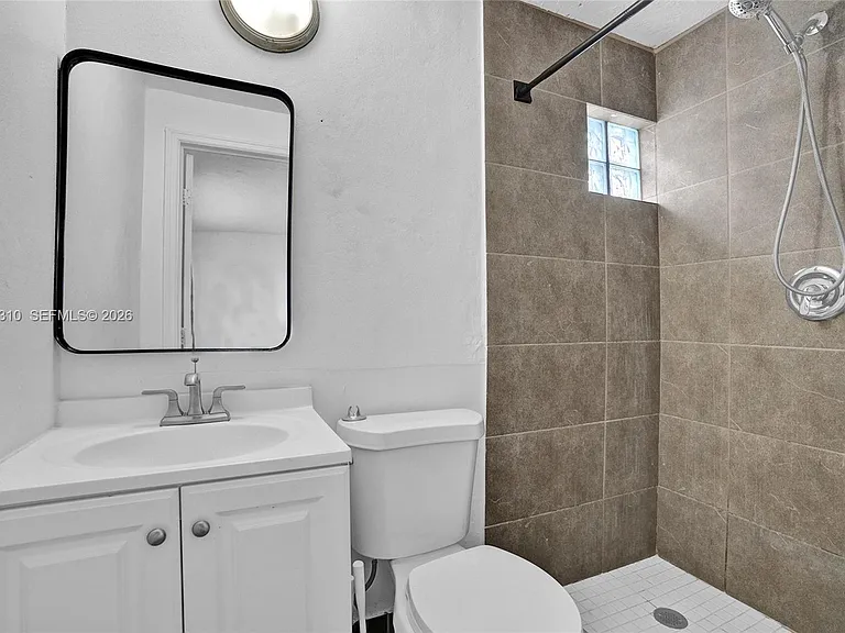 2100 Service Rd — Photo 12