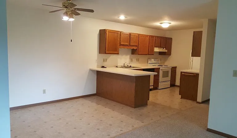 300 Humar St #7 — Photo 3