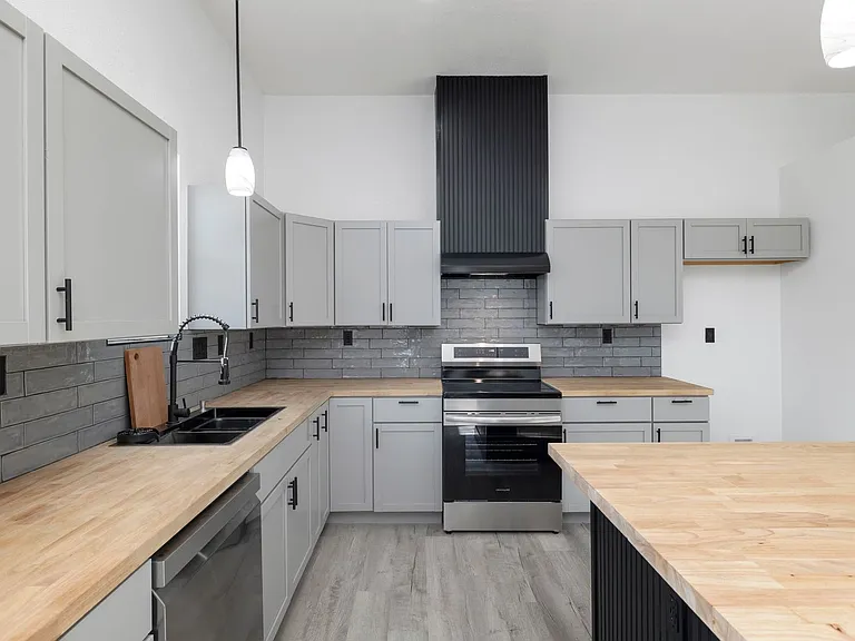 217 W Ramsey St — Photo 9