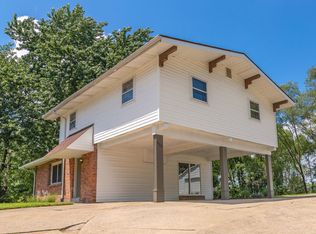 406 Sycamore St, Highland, IL 62249