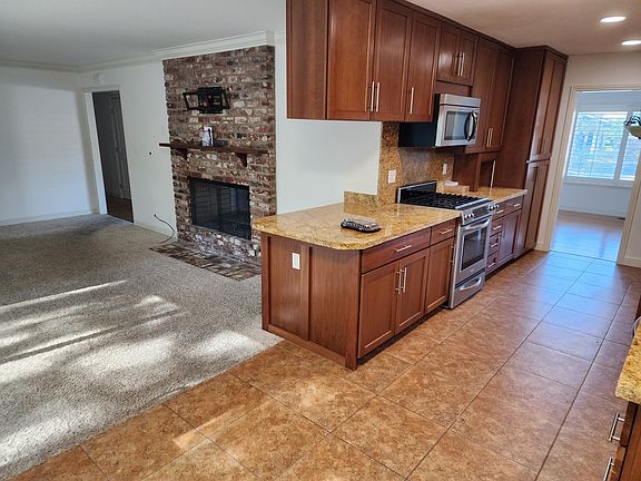 4th image of 2241 Loch Ln