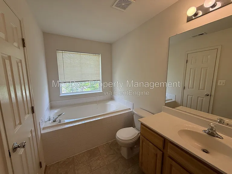 219 Merrill Ct — Photo 43