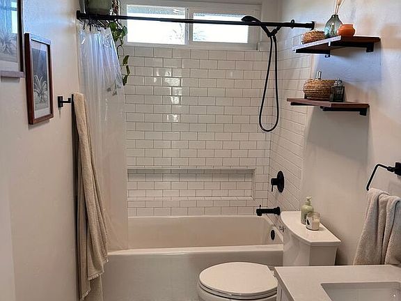 2nd image of 2861 B St APT 5